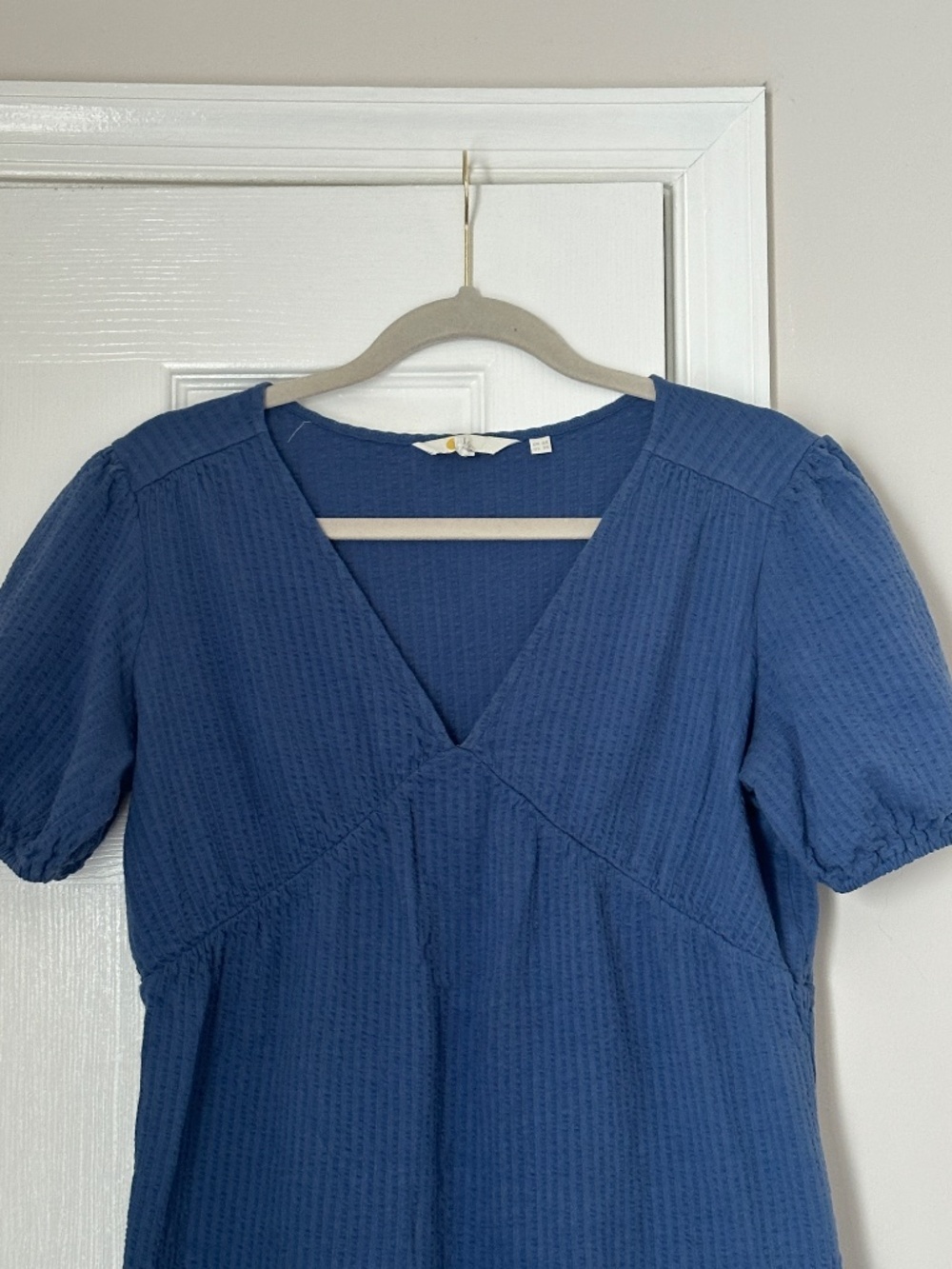 Boden Seersucker 100% cotton Blue Tiered Dress Short Sleeve Size 2 Mini Knee - Picture 3 of 9